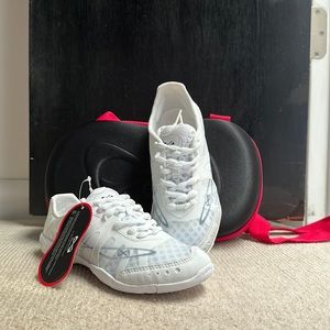 Nfinity Vengeance cheer shoes brand new -never worn - size 5.5
